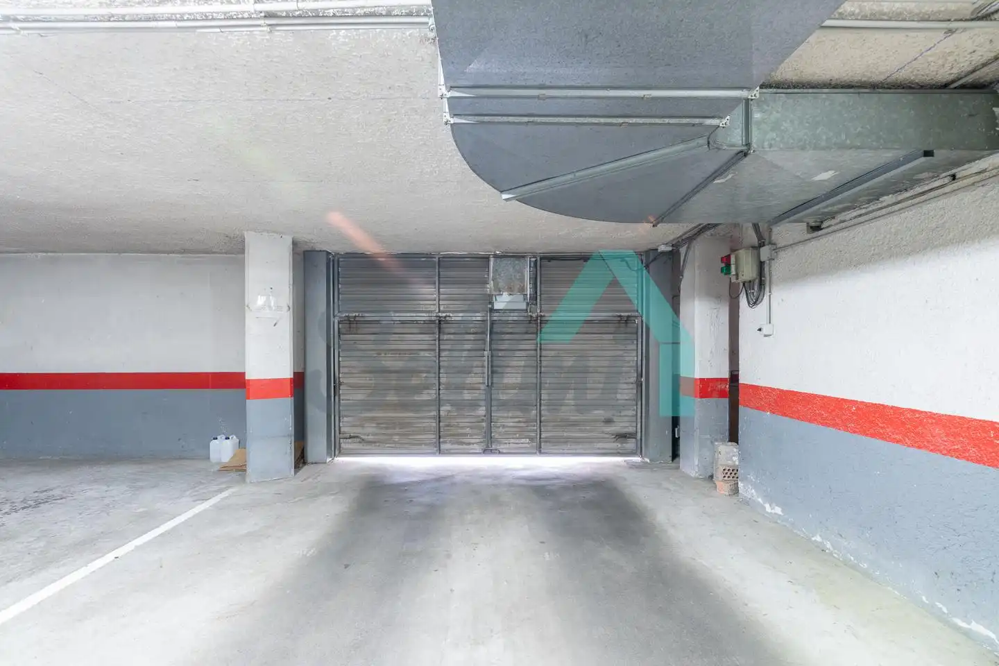 Parking de Piso en venta en Oviedo  con Calefacción, Parquet y Trastero