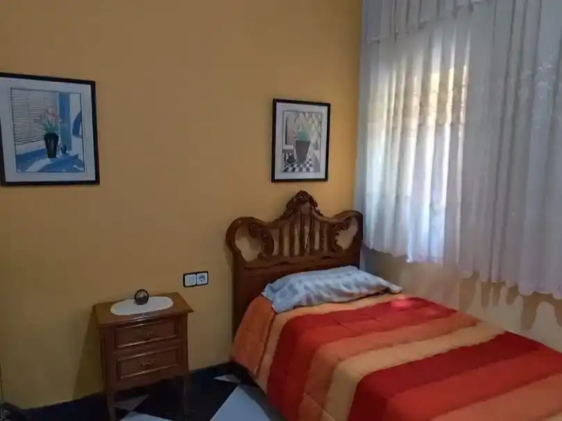 Dormitori de Casa adosada en venda en Sabadell amb Aire condicionat i Balcó