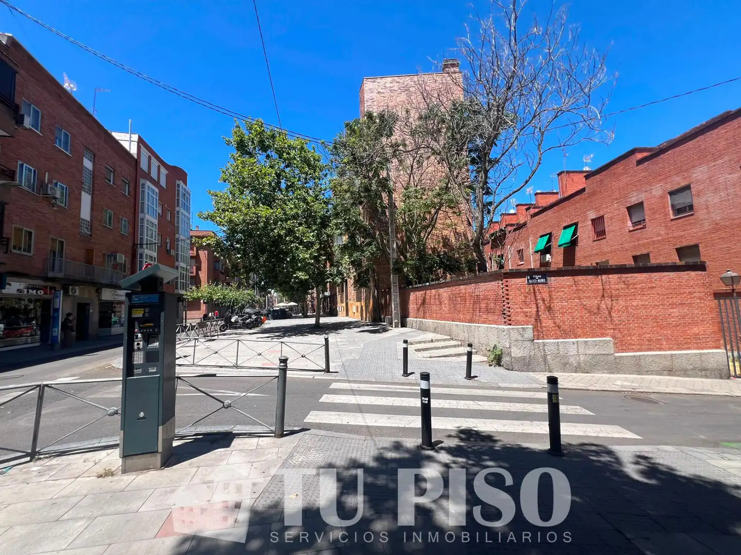 Vista exterior de Piso en venta en Madrid con Calefacción, Terraza y Amueblado