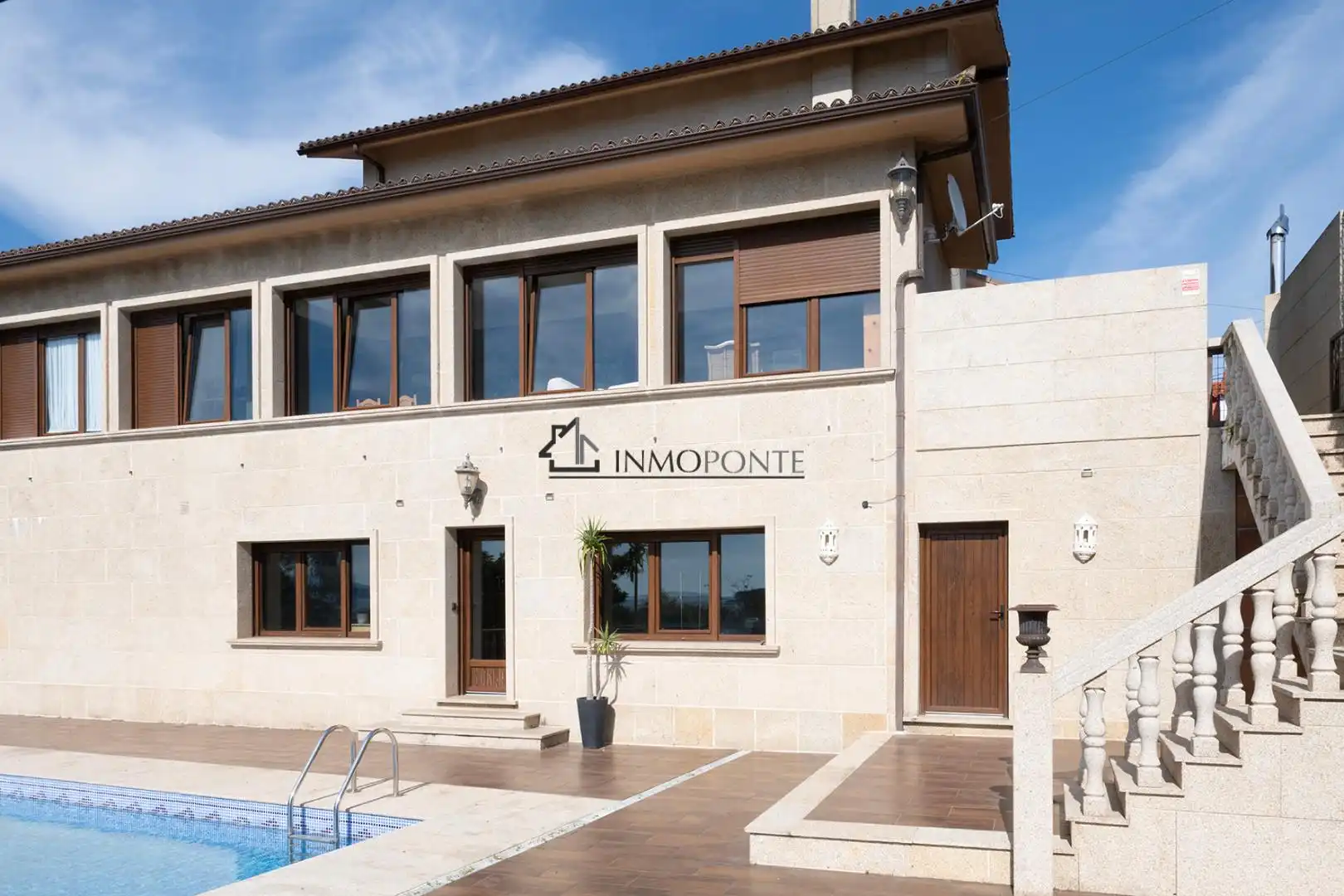 Exterior view of Houses for sale in Vilagarcía de Arousa  with Private garden