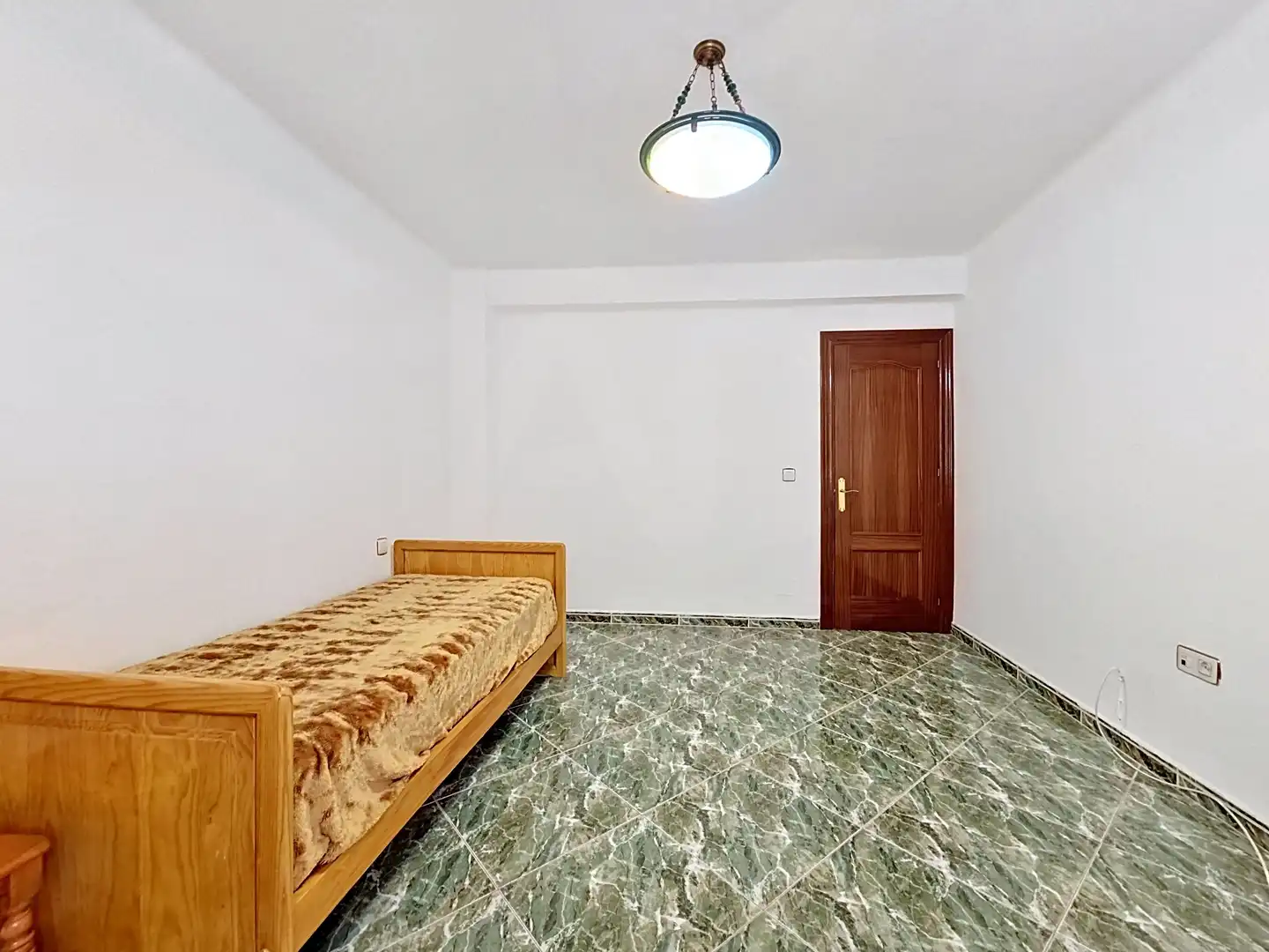 Bedroom of Flat for sale in Granada  with Heating
