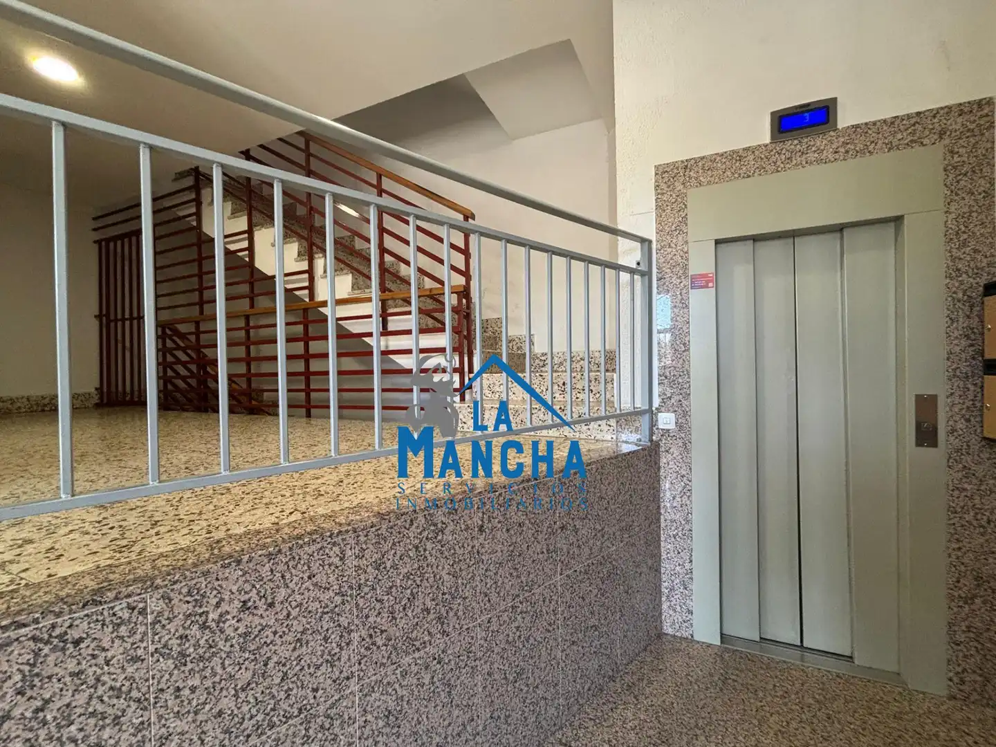 Wohnung zur Miete in Albacete mit Heizung, Terrasse und Abstellraum