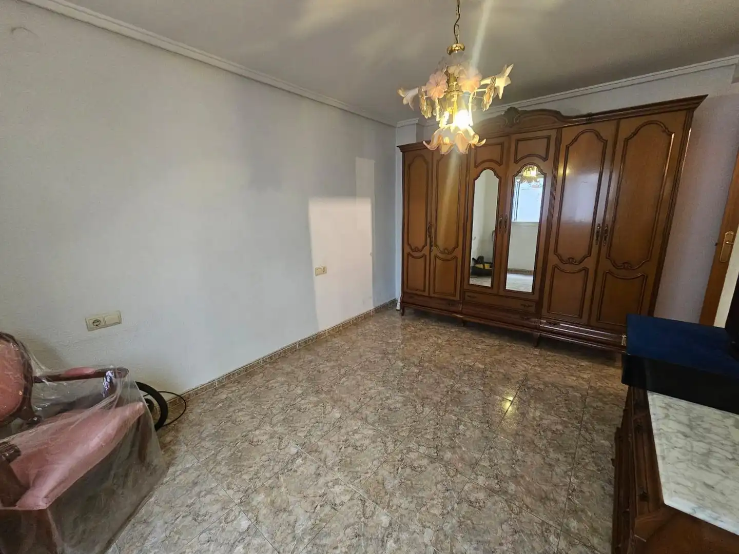 Bedroom of Flat for sale in Valencia  with Air Conditioner, Storage room and Balcony
