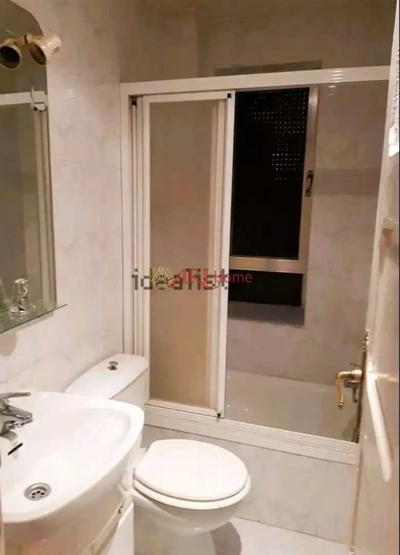 Bathroom of Flat for sale in Madrid  with Heating and Furnished