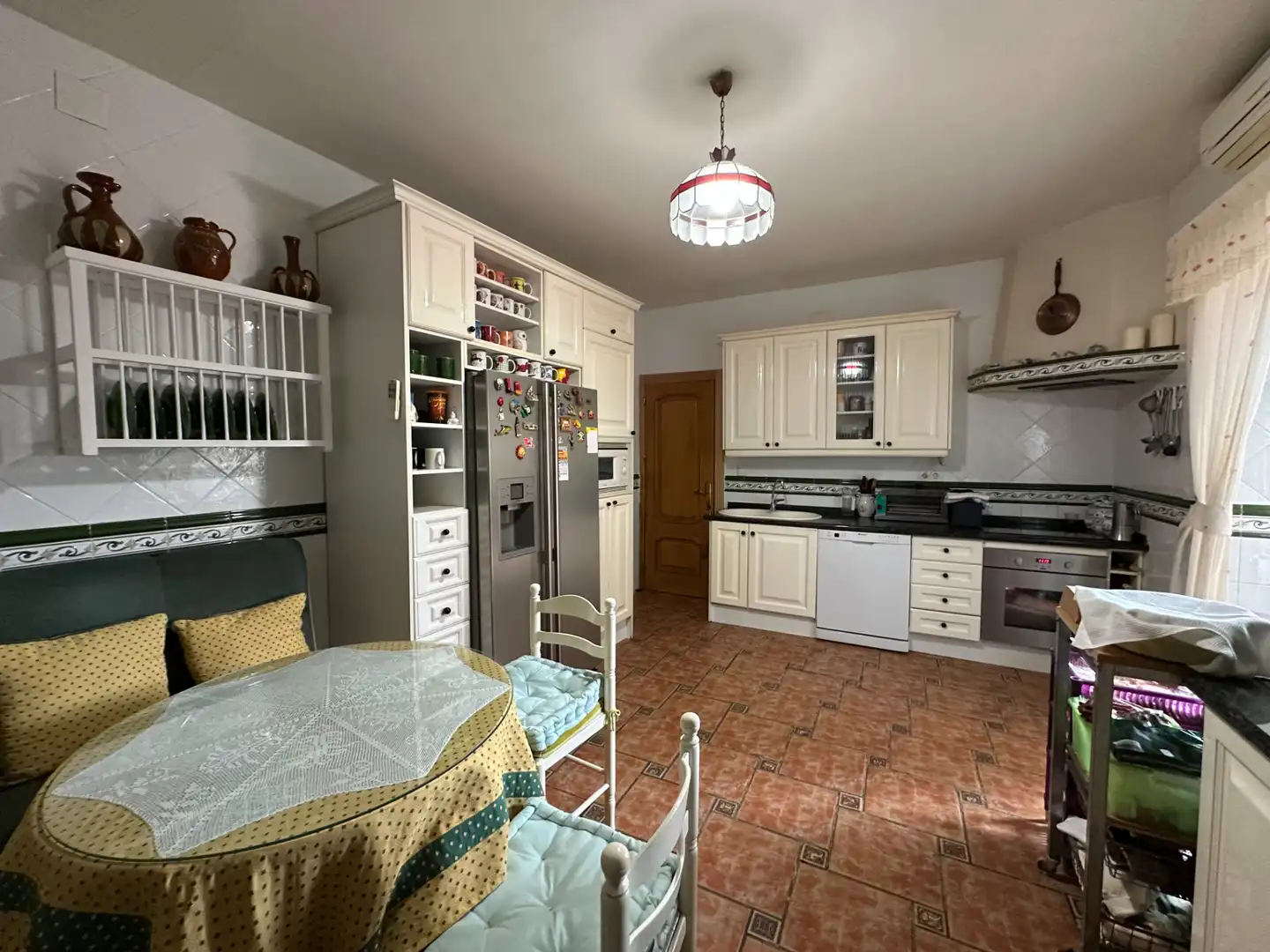 Kitchen of Houses for sale in Úbeda  with Air Conditioner, Terrace and Swimming Pool