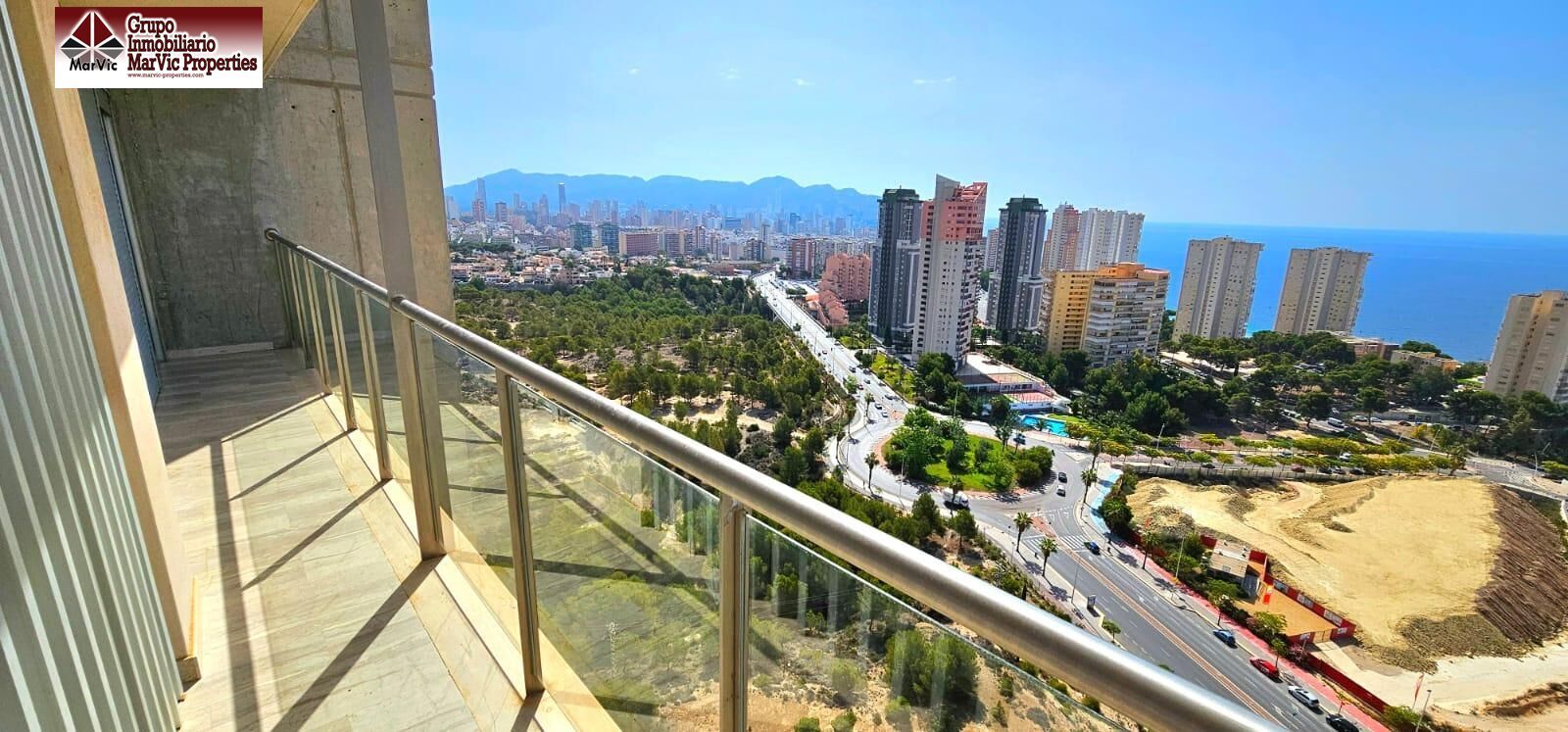 Exterior view of Apartment for sale in Benidorm  with Air Conditioner, Private garden and Parquet flooring