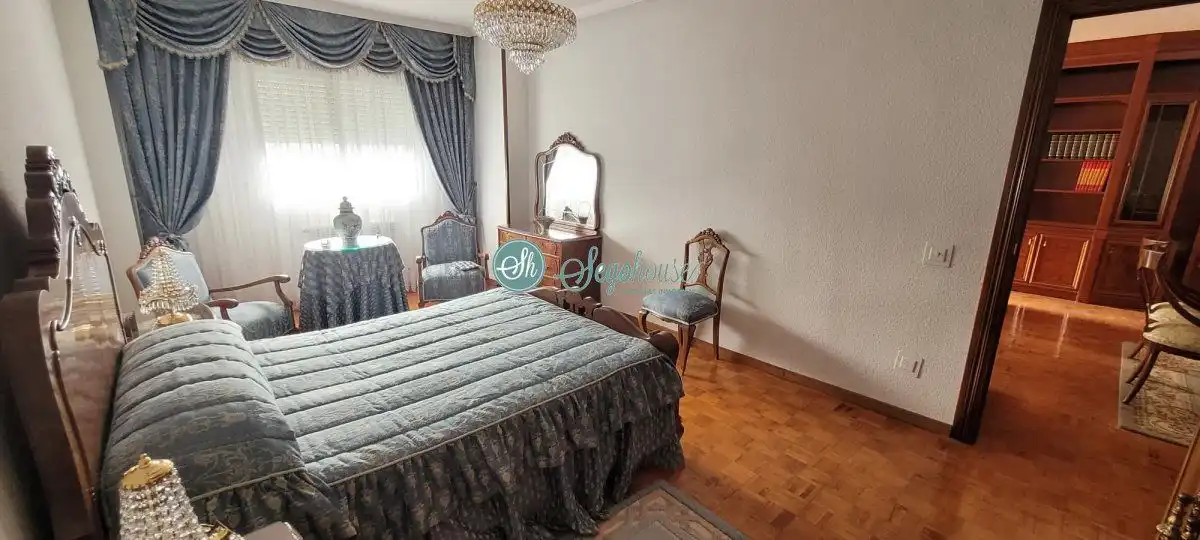 Bedroom of Flat for sale in Segovia  with Heating, Parquet flooring and Terrace