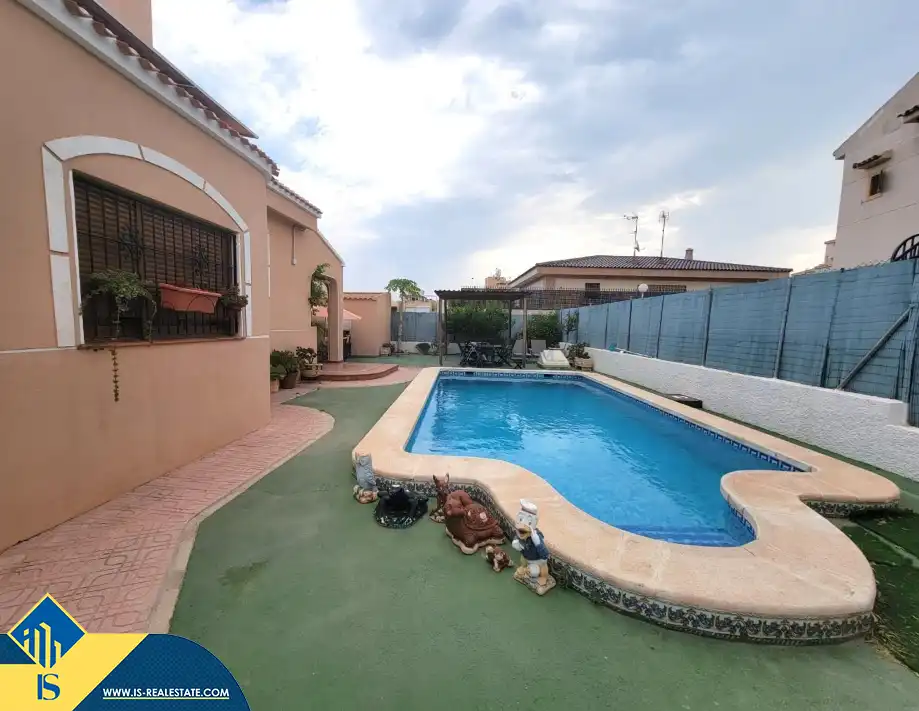 Chalet con piscina en venta en La Mata, imagen 21