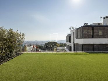 Xalet amb balcó de lloguer a Sarrià - Sant Gervasi