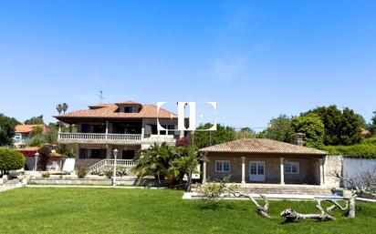 Exterior view of House or chalet for sale in Nigrán  with Heating, Private garden and Terrace