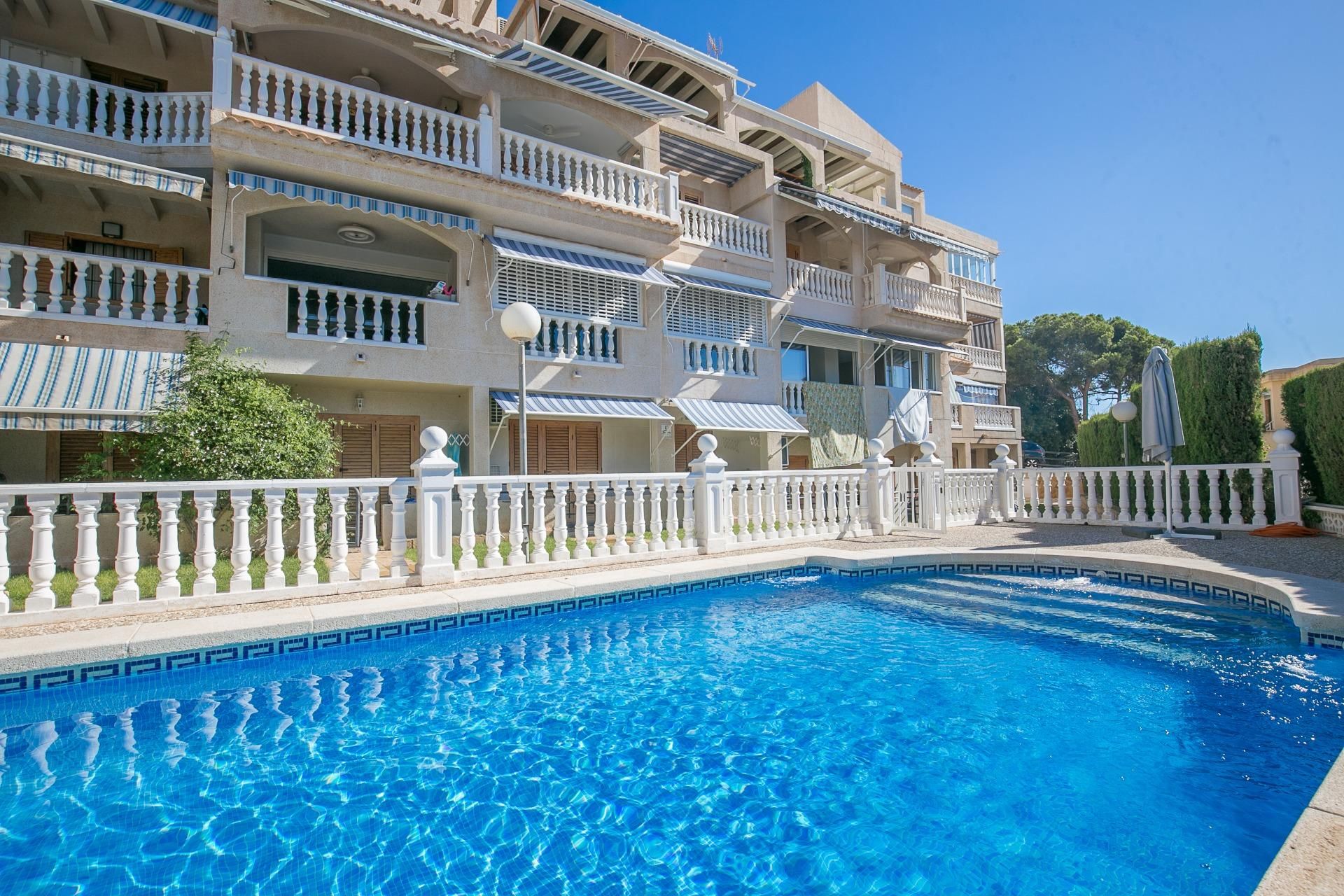 Swimming pool of Apartment to rent in Santa Pola  with Air Conditioner, Terrace and Community pool