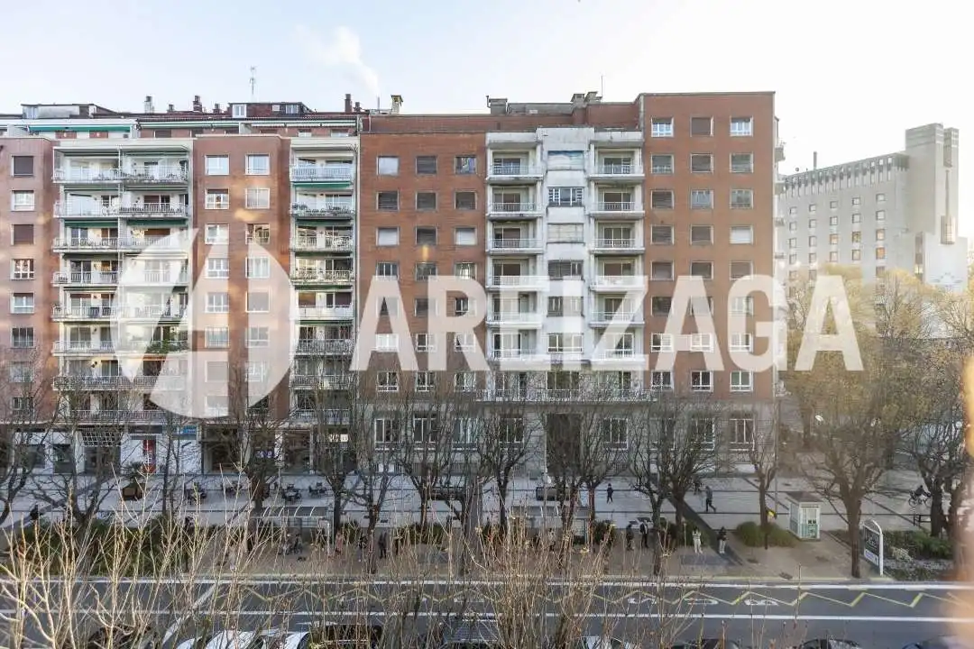 Vista exterior de Piso en venta en Donostia - San Sebastián  con Calefacción, Terraza y Balcón