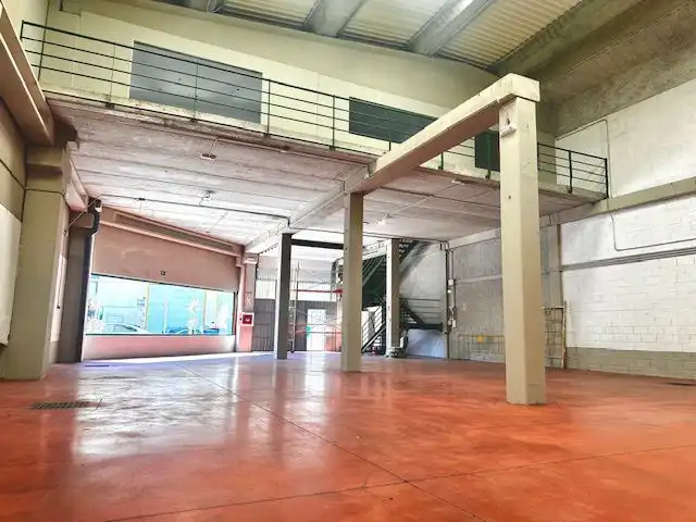 Fabrikhallen zur Miete in Marbella