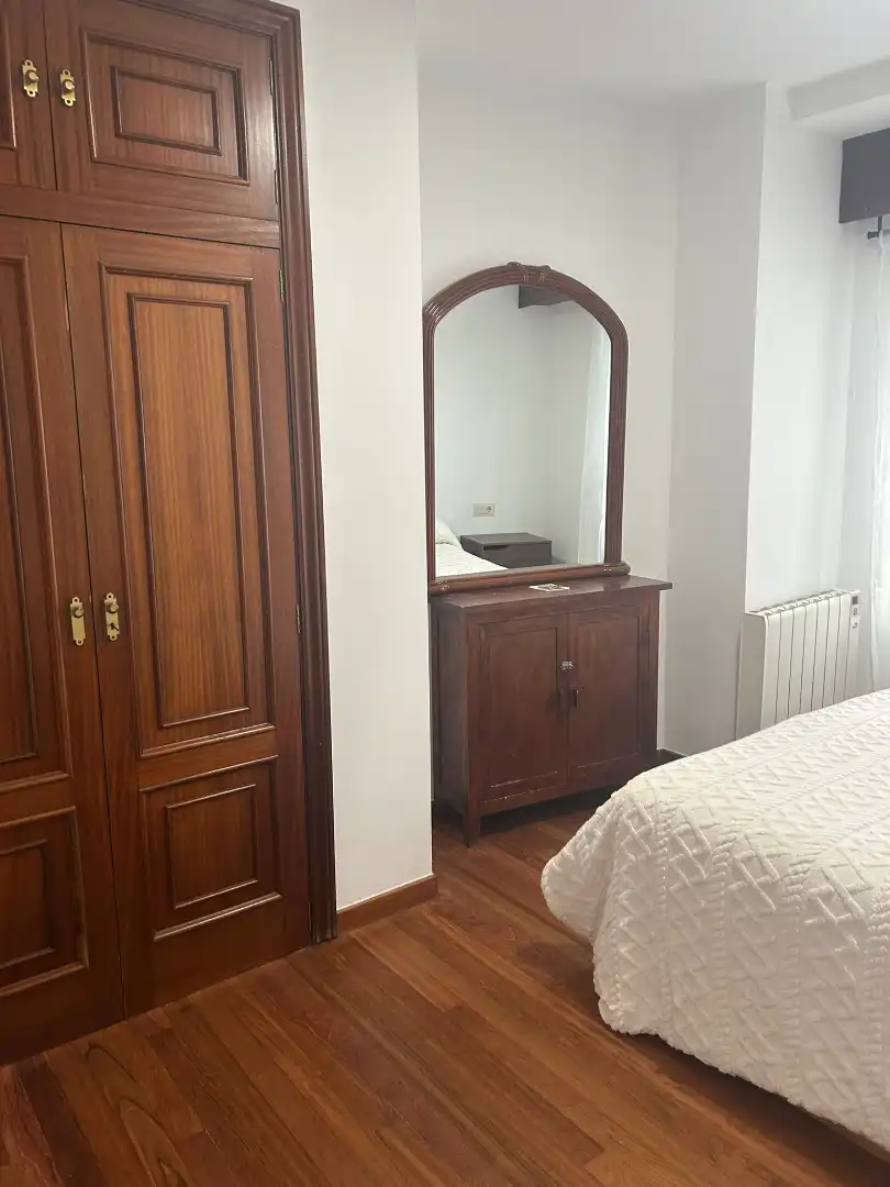 Bedroom of Flat for rent in Santiago de Compostela   with Furnished
