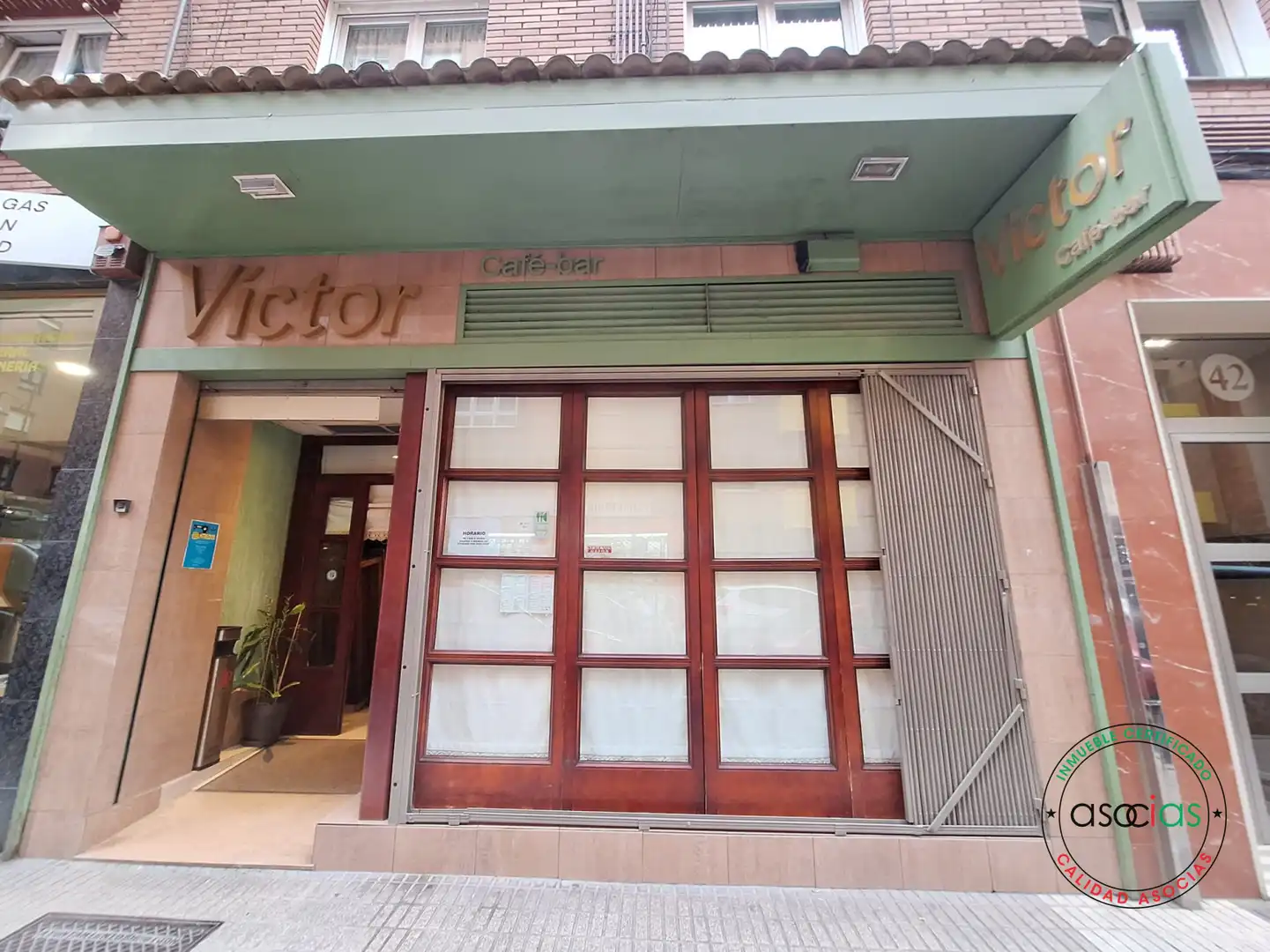Vista exterior de Local en venta en Gijón  con Aire acondicionado