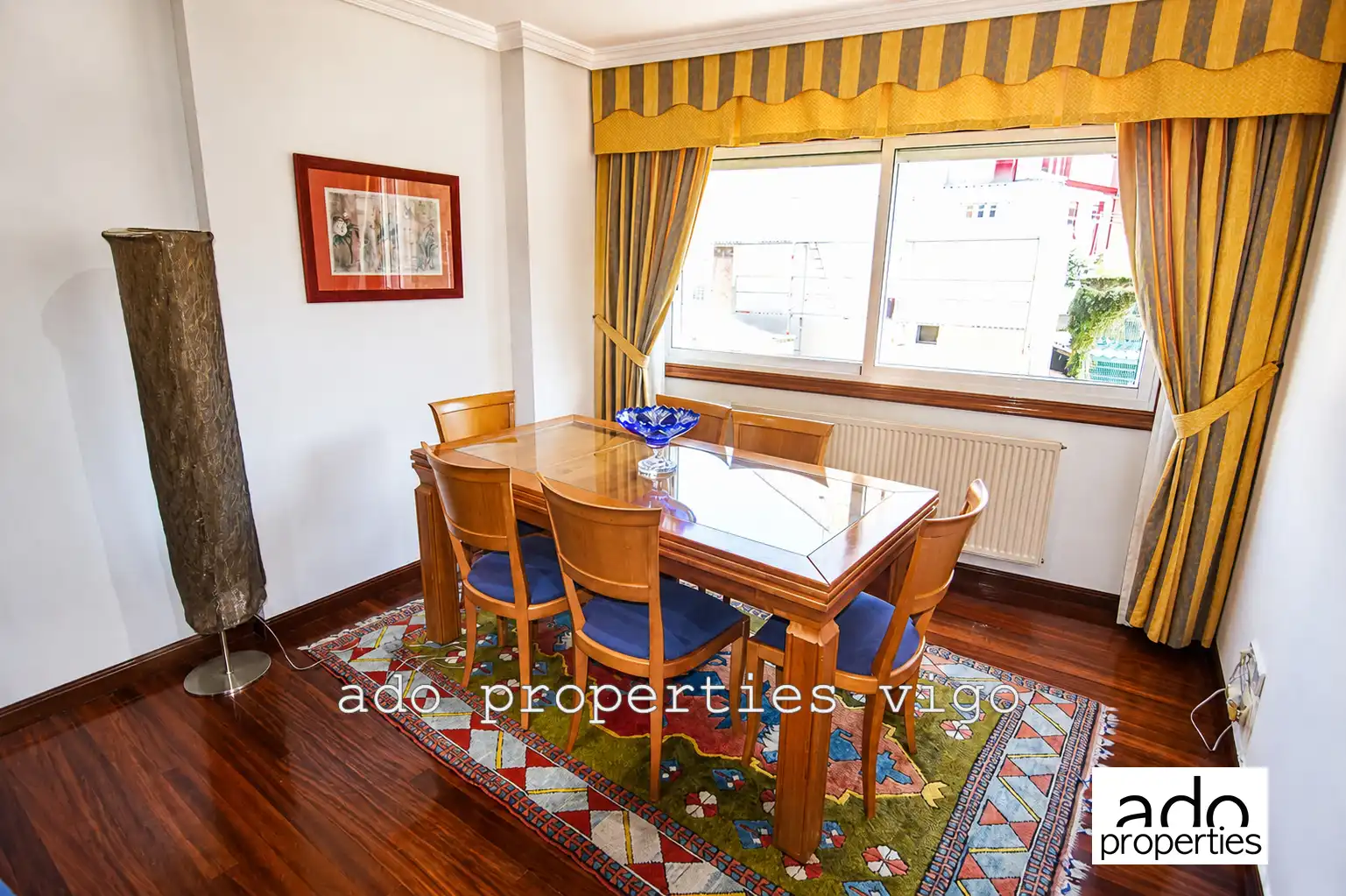 Comedor de Piso en venta en Vigo  con Calefacción, Parquet y Trastero