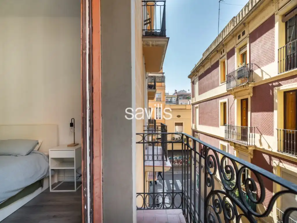 Schlafzimmer von Wohnungen zum Verkauf in Barcelona mit Möbliert und Balkon