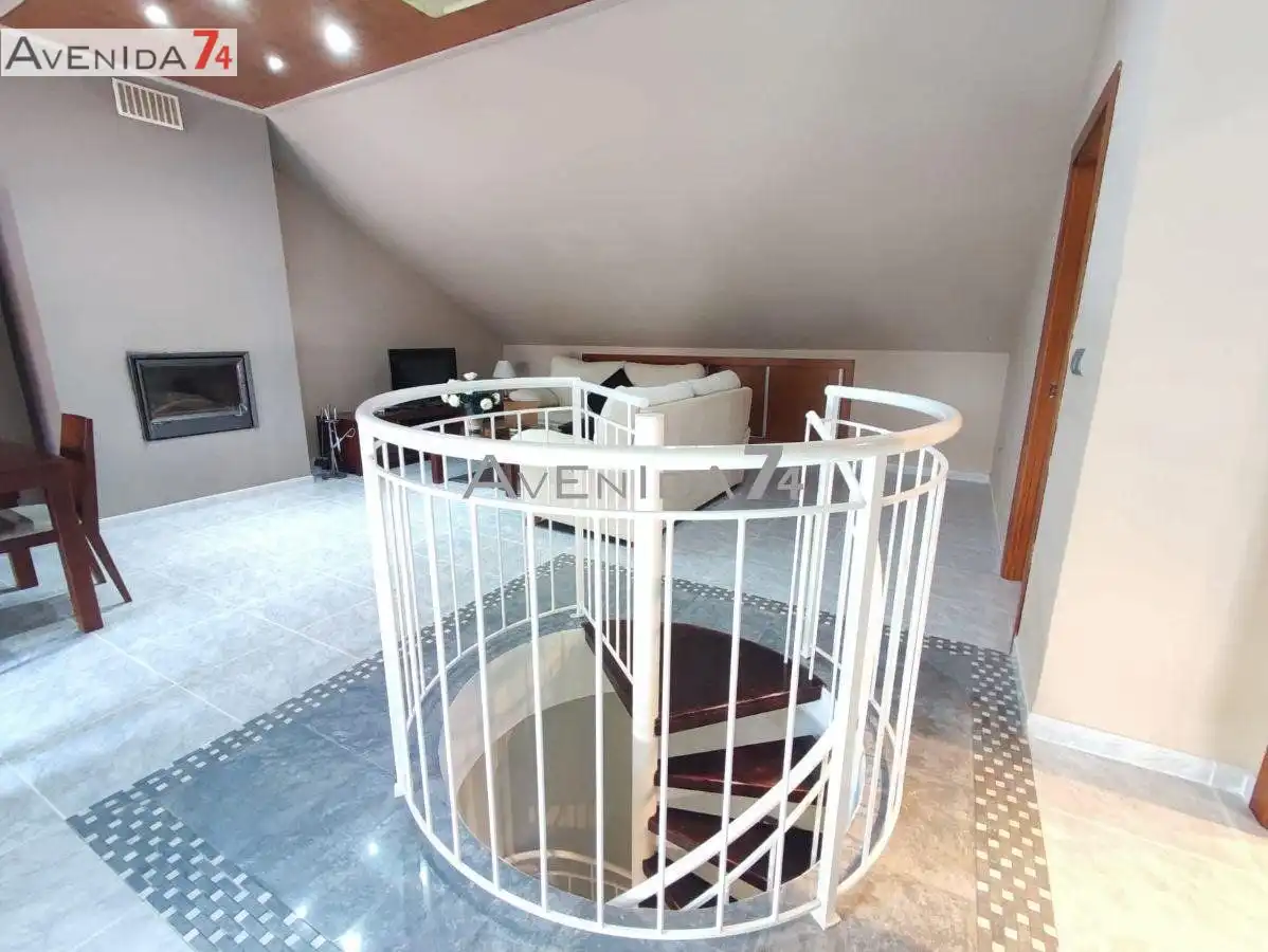 Houses for sale in Los Angeles - Apolonia
