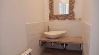 Bathroom of Apartment for sale in Ourense Capital 