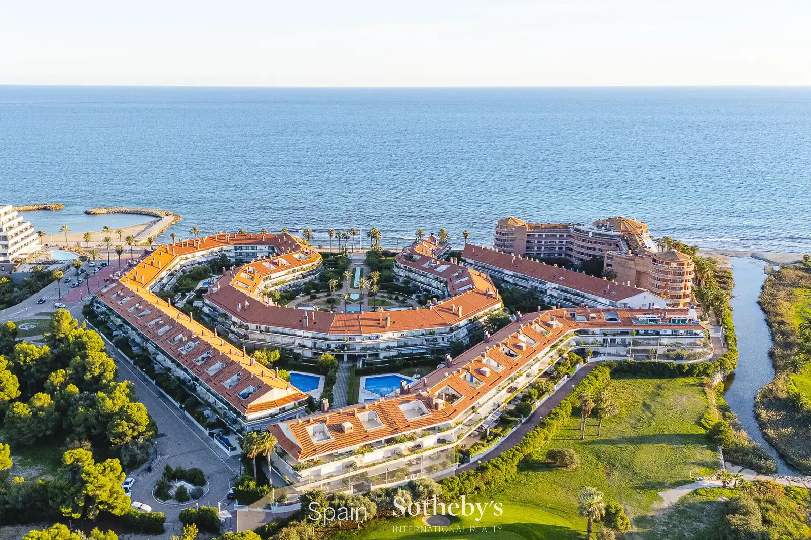 Exterior view of Apartments for sale in Sitges  with Air Conditioner, Storage room and Community pool