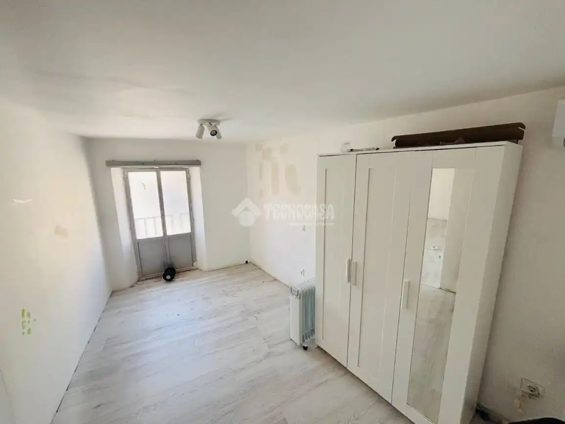 Dormitori de Casa adosada en venda en Nombela amb Aire condicionat