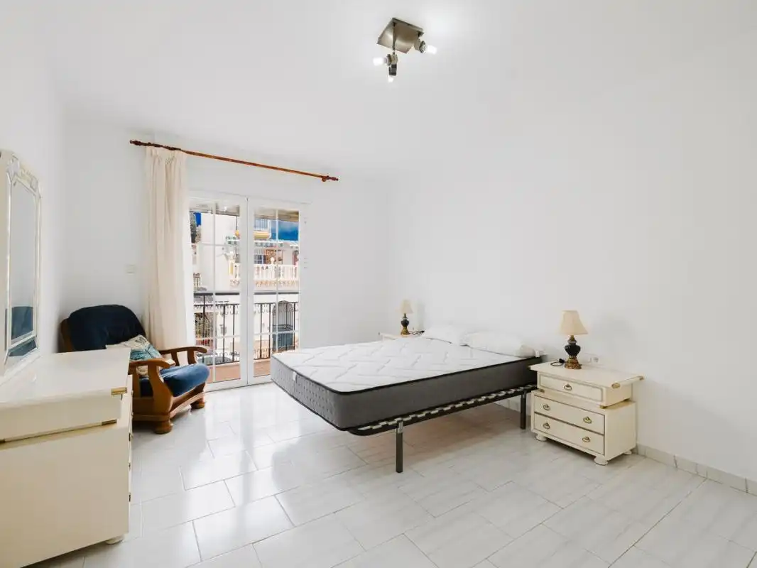 Habitación de Casa adosada en venta en Torrox con Aire acondicionado, Calefacción y Terraza
