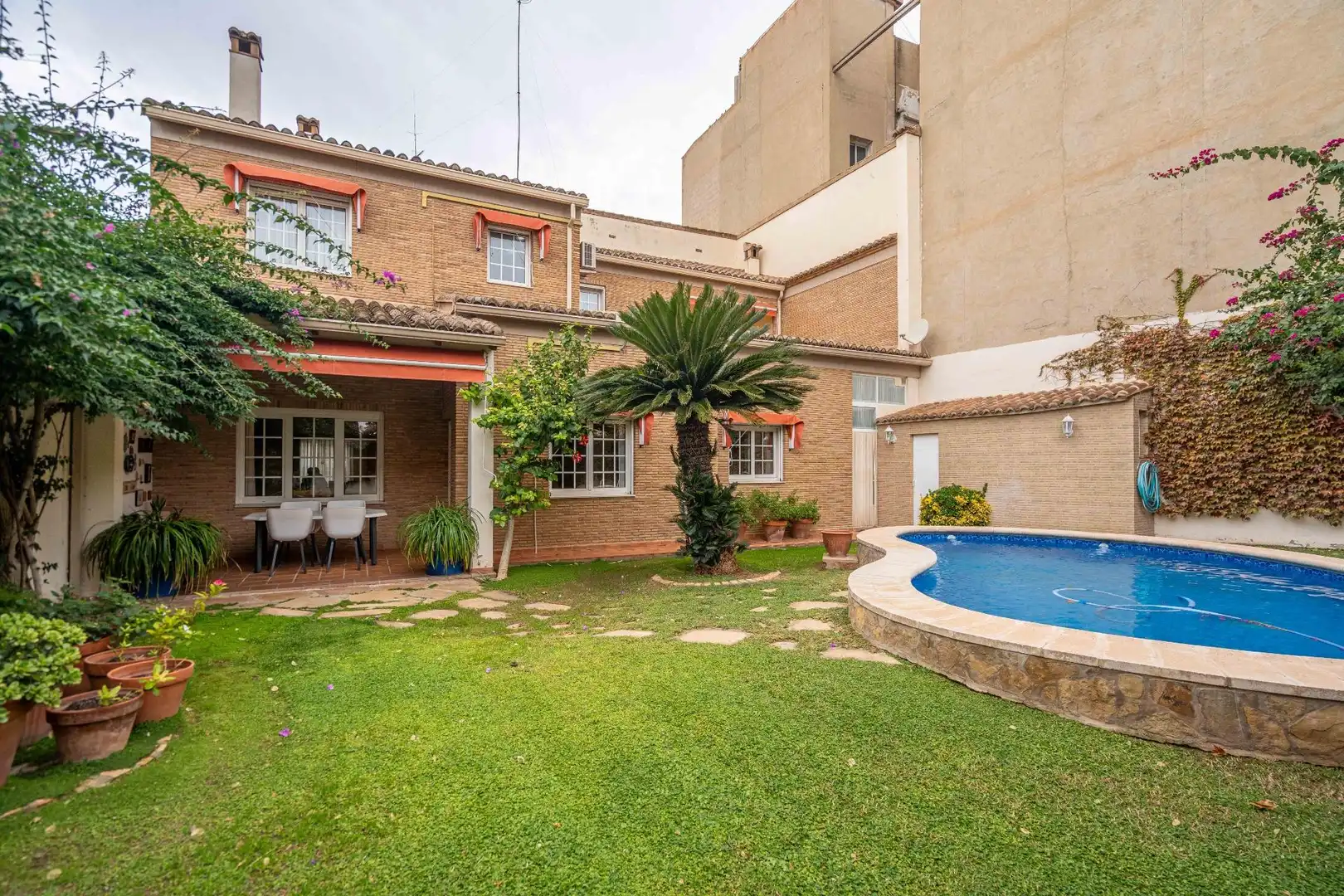 Jardí de Casa o xalet en venda en Canals amb Aire condicionat, Calefacció i Jardí privat