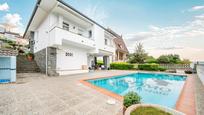 Vista exterior de Casa o xalet en venda en L'Ametlla del Vallès amb Aire condicionat, Calefacció i Jardí privat