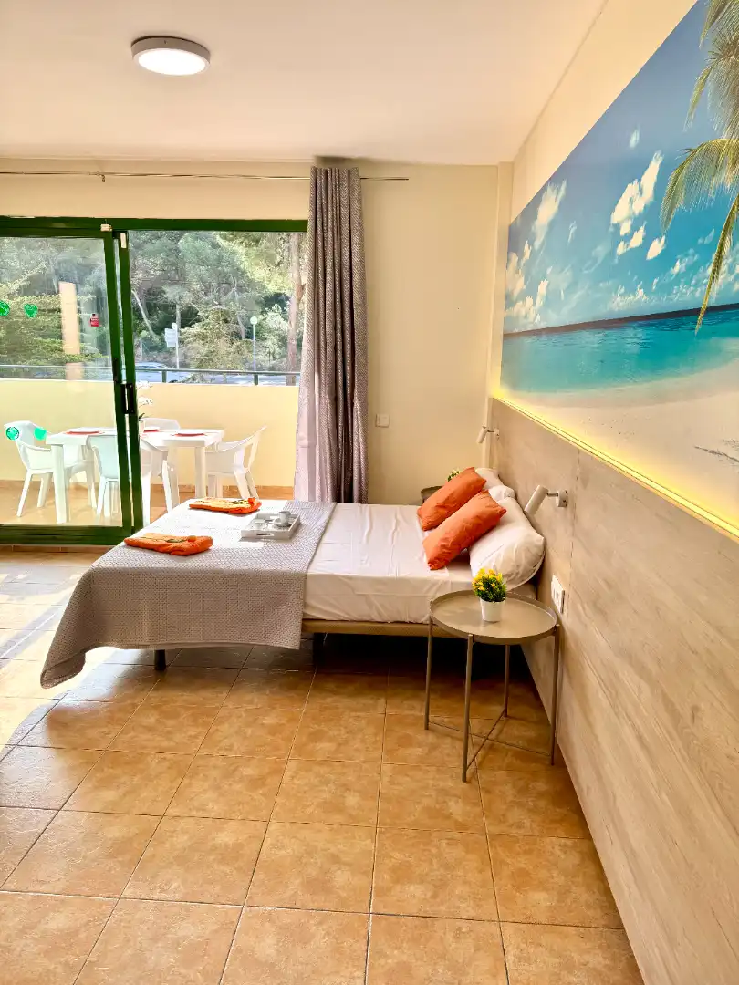 Habitación de Apartamento de alquiler en Salou con Terraza, Amueblado y Horno