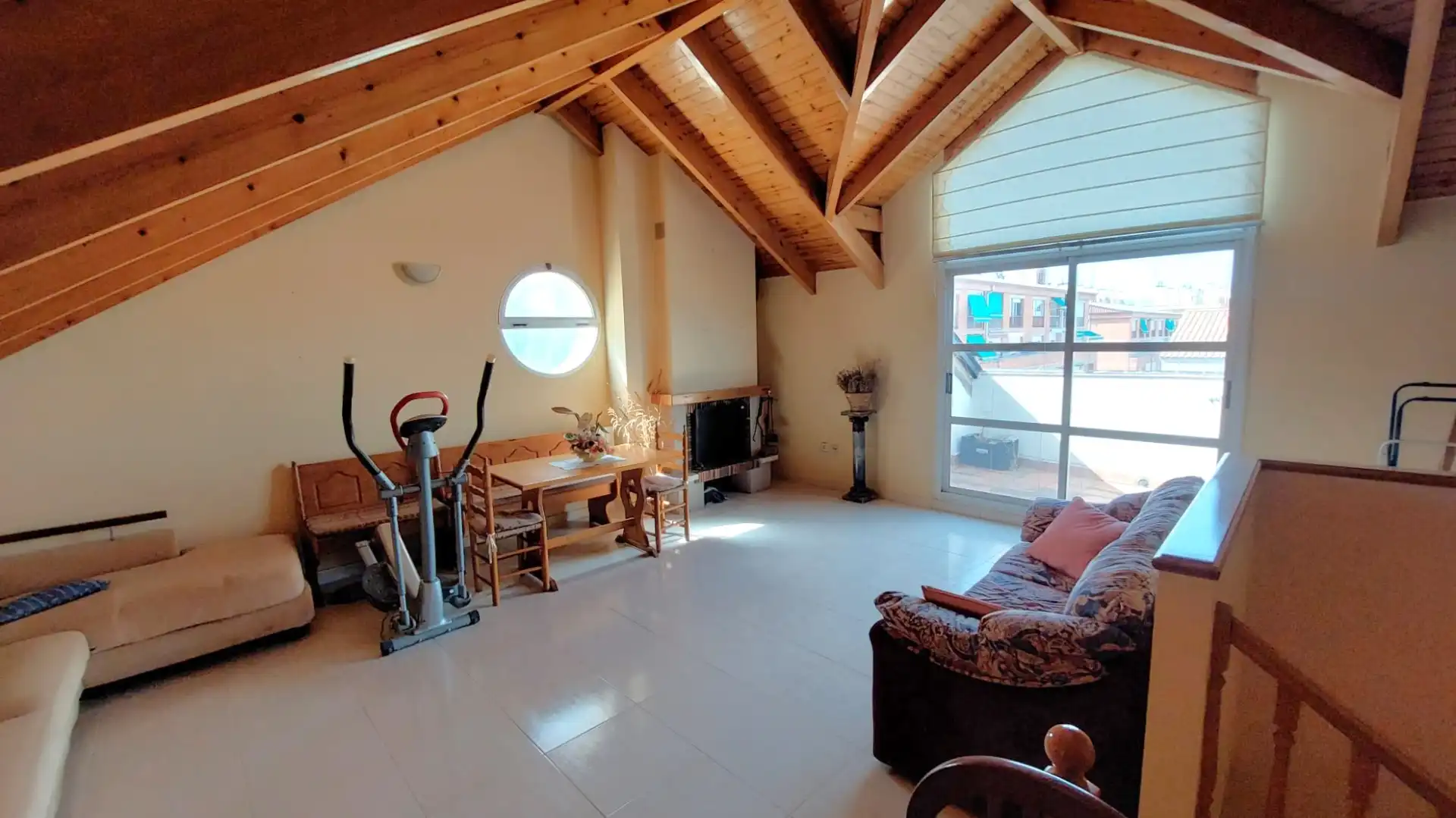 Sala d'estar de Casa adosada en venda en Viladecavalls amb Aire condicionat, Calefacció i Jardí privat