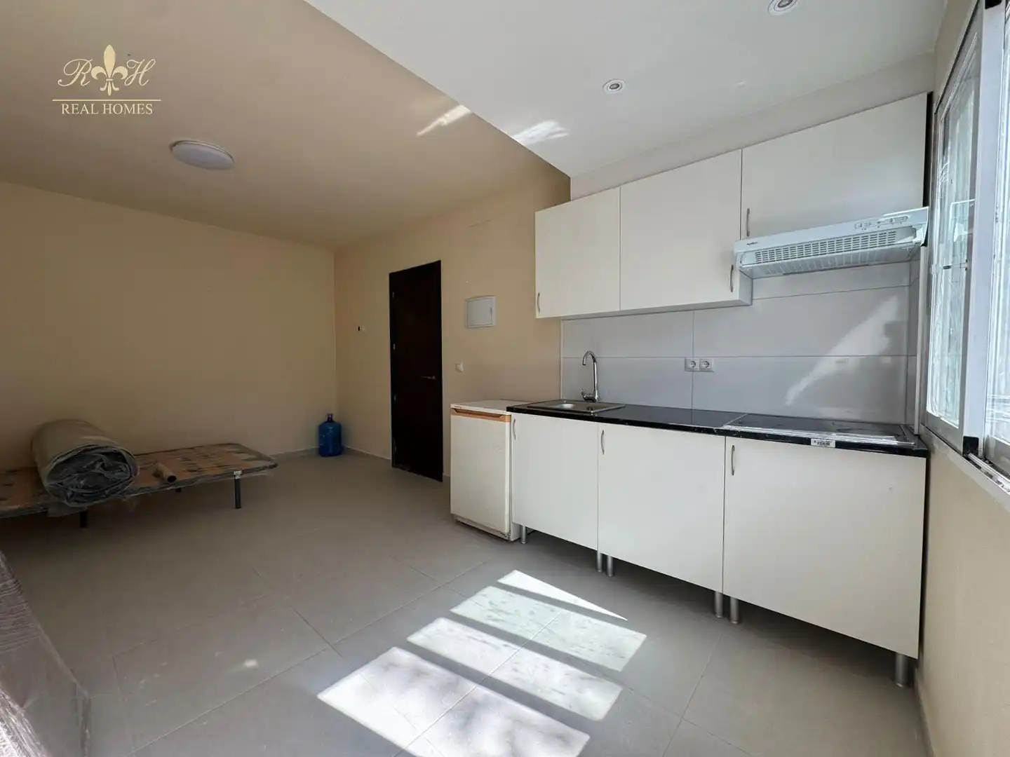 Flat for rent in PINTOR RIBERA, Escandinavia - Cautivador