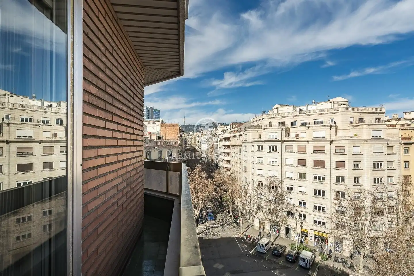 Vista exterior de Piso en venta en Barcelona con Calefacción, Terraza y Balcón