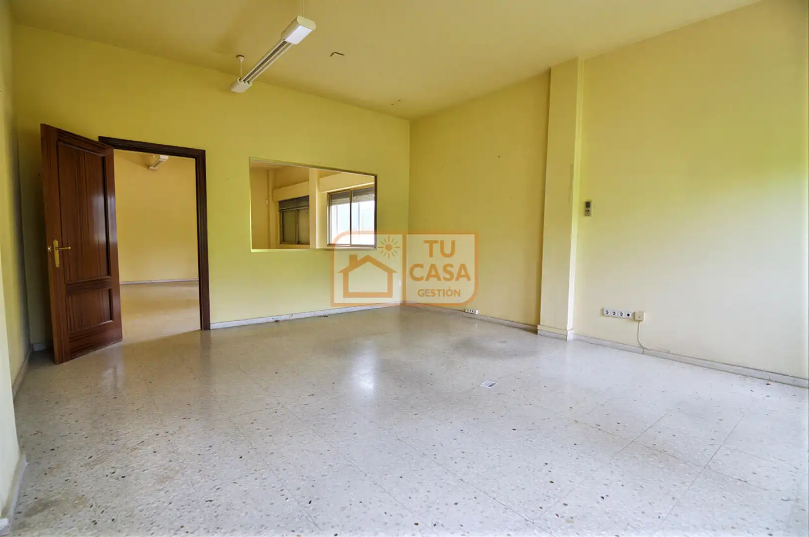 Büro zum Verkauf in Cáceres mit Klimaanlage und Heizung