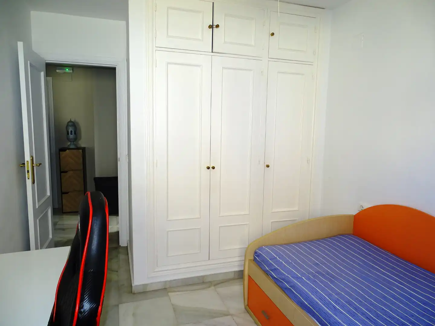 Habitación de Casa adosada en venta en Rincón de la Victoria con Aire acondicionado, Calefacción y Jardín privado