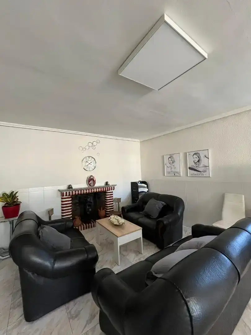 Sala de estar de Casa o chalet de alquiler en Calvarrasa de Abajo con Jardín privado, Piscina y Amueblado