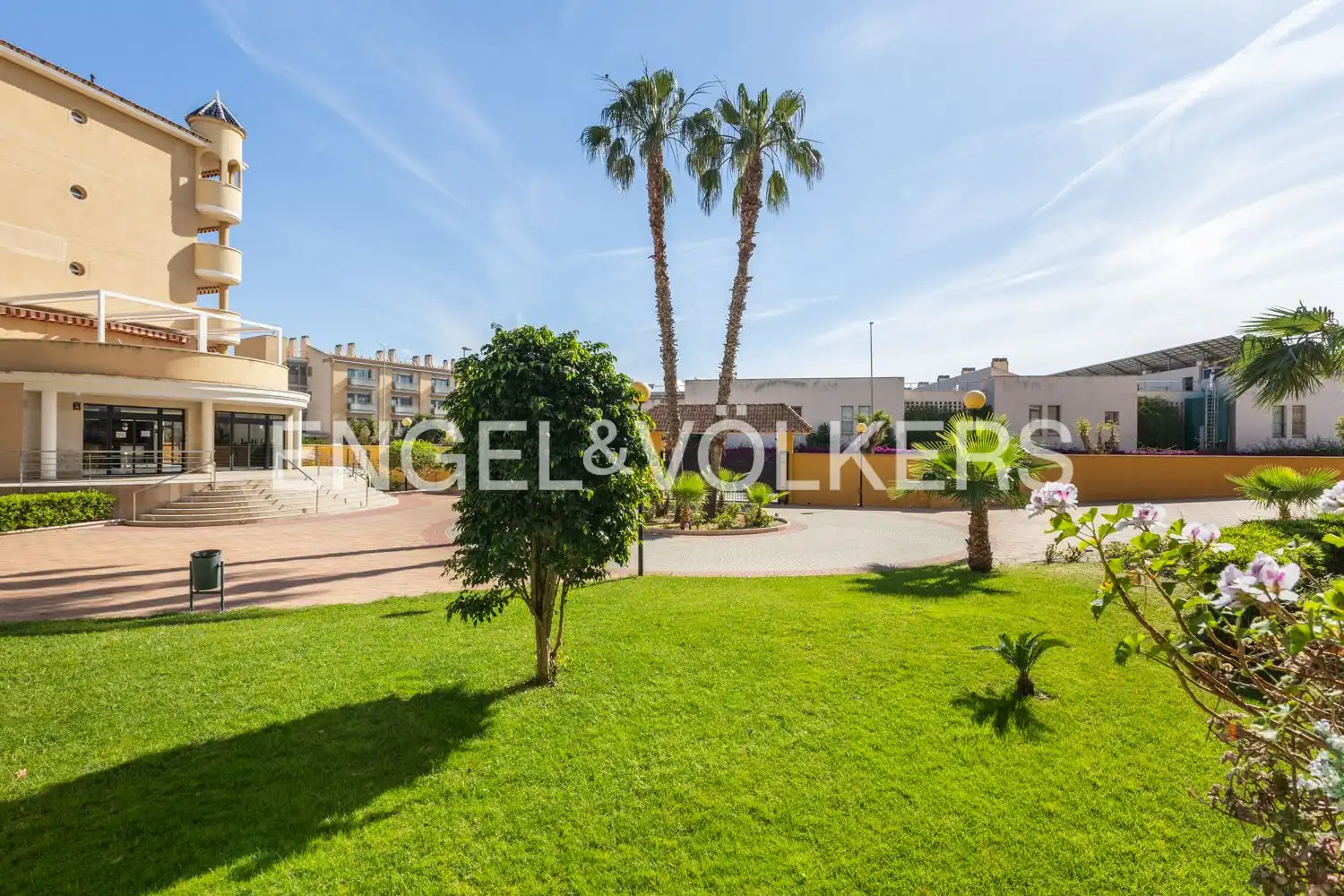 Vista exterior de Pis en venda en Canet d'En Berenguer amb Aire condicionat, Calefacció i Jardí privat