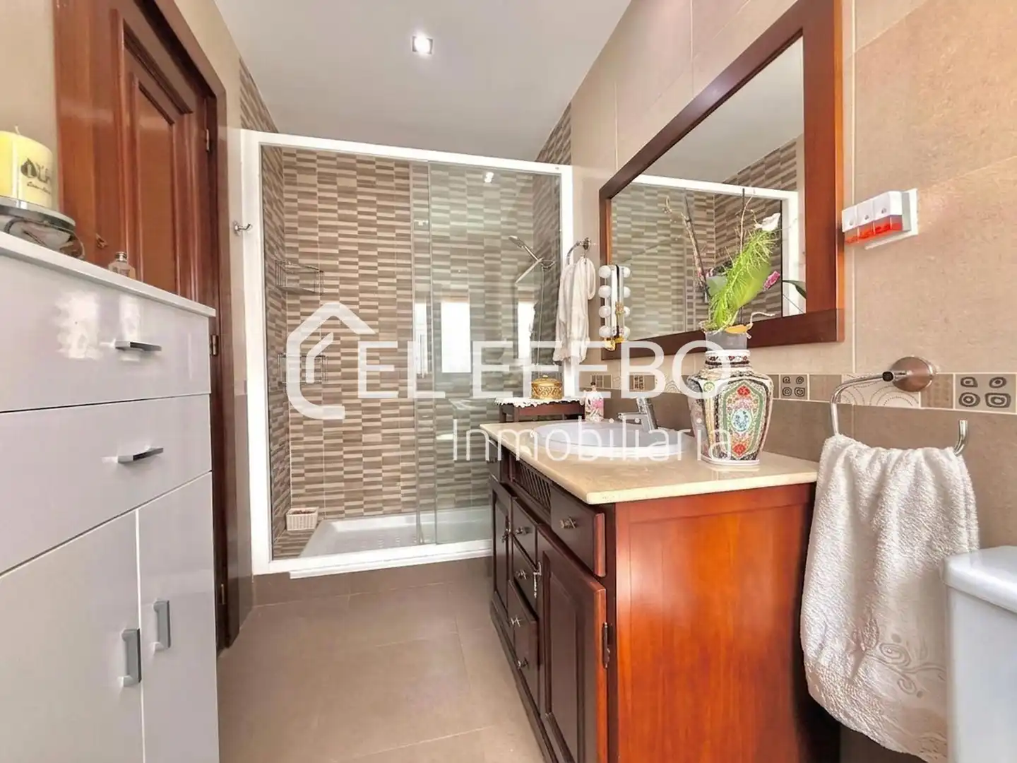Baño de Piso en venta en Antequera con Aire acondicionado, Calefacción y Terraza