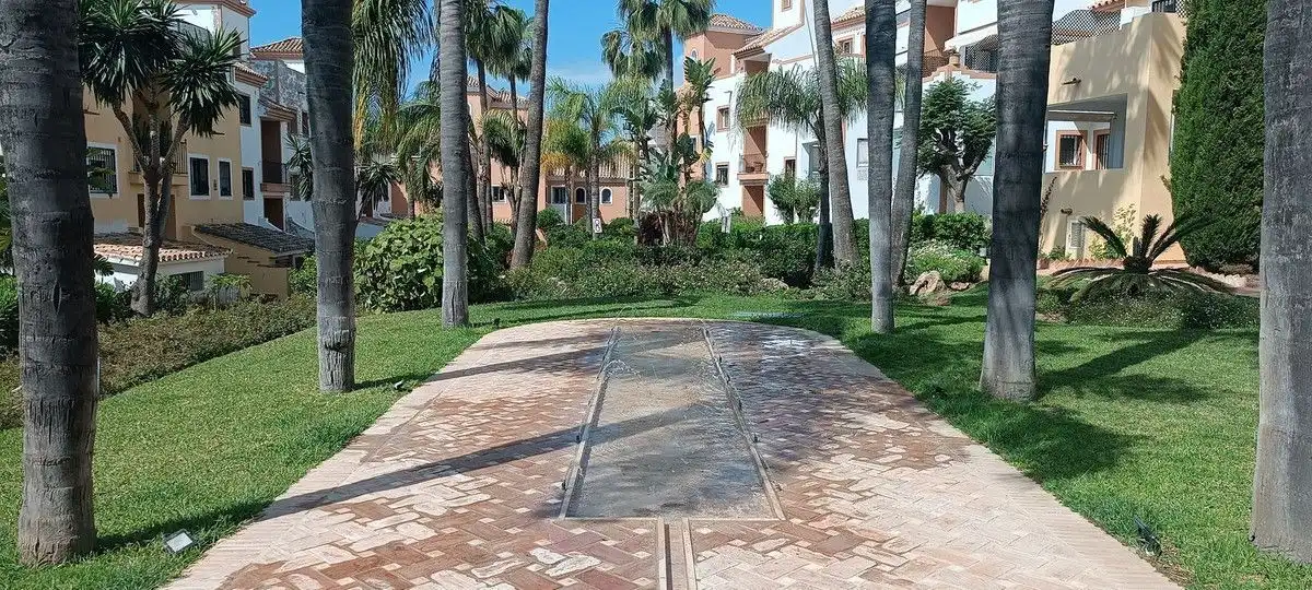 Vista exterior de Ático en venta en Marbella con Aire acondicionado, Calefacción y Terraza