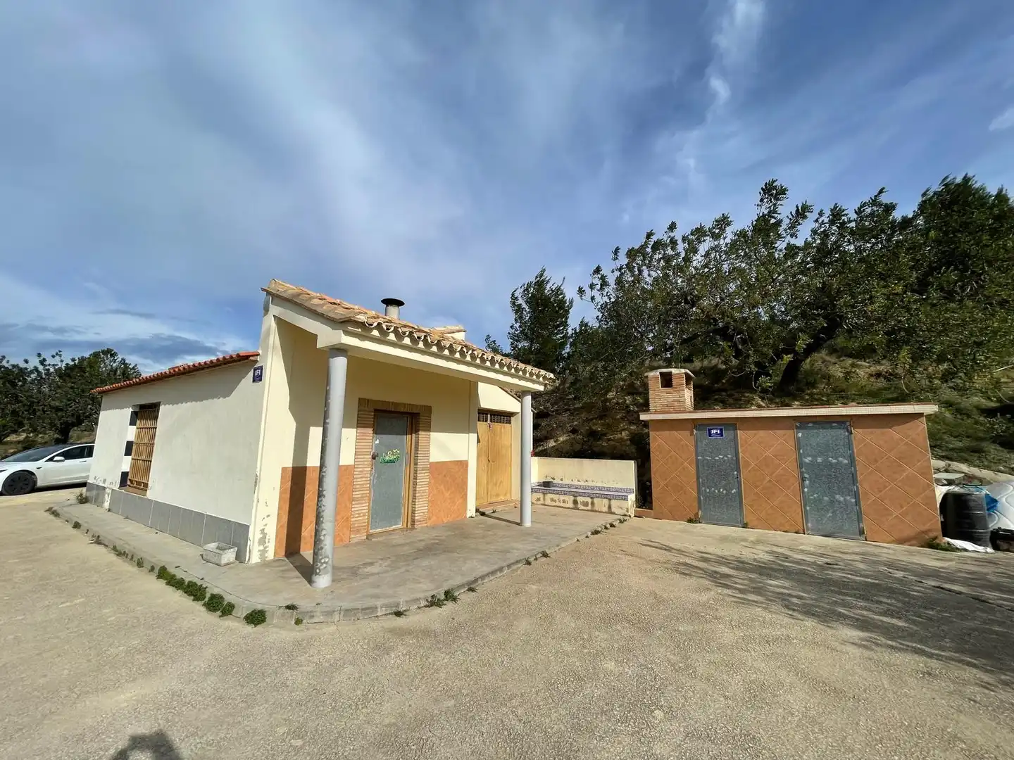 Exterior view of Houses for sale in Buñol, Valencia