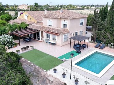 Xalet amb balcó en venda a Perleta - Maitino