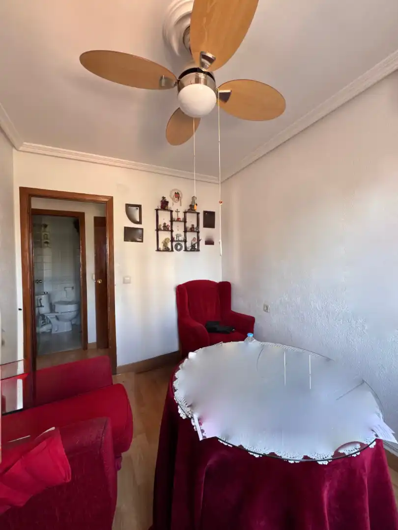 Sala de estar de Piso en venta en Cáceres con Aire acondicionado, Terraza y Amueblado