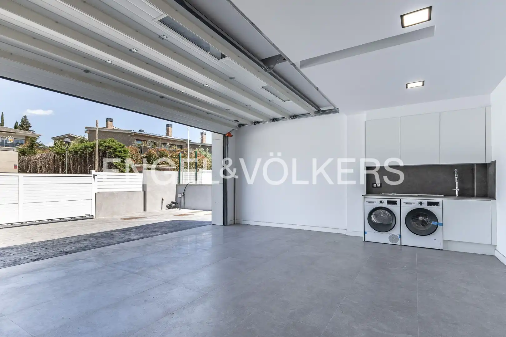 Vista exterior de Casa o xalet en venda en Vallromanes amb Aire condicionat, Calefacció i Jardí privat