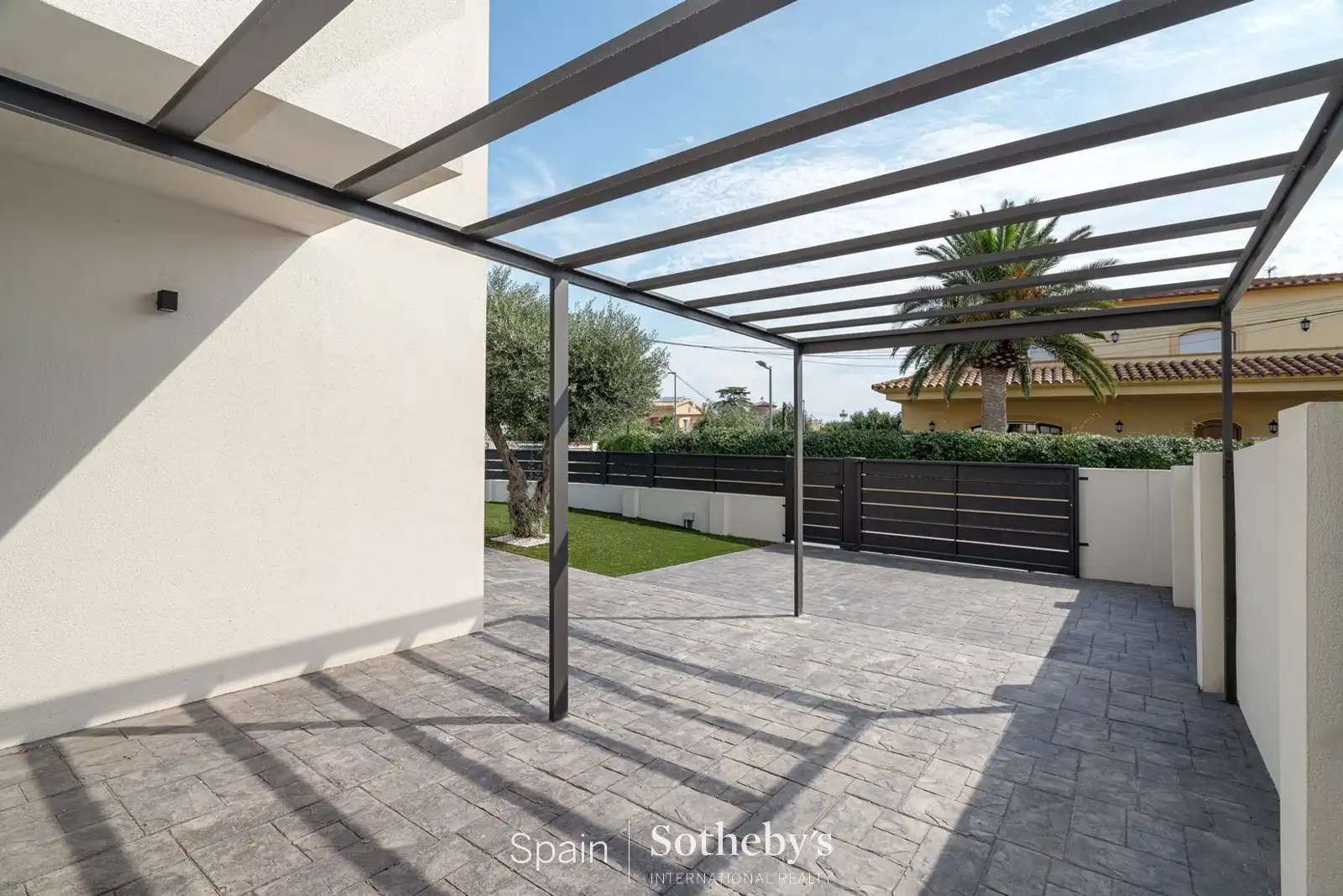 Casa pareada con piscina en venta en Carrer Requesens, imagen 15