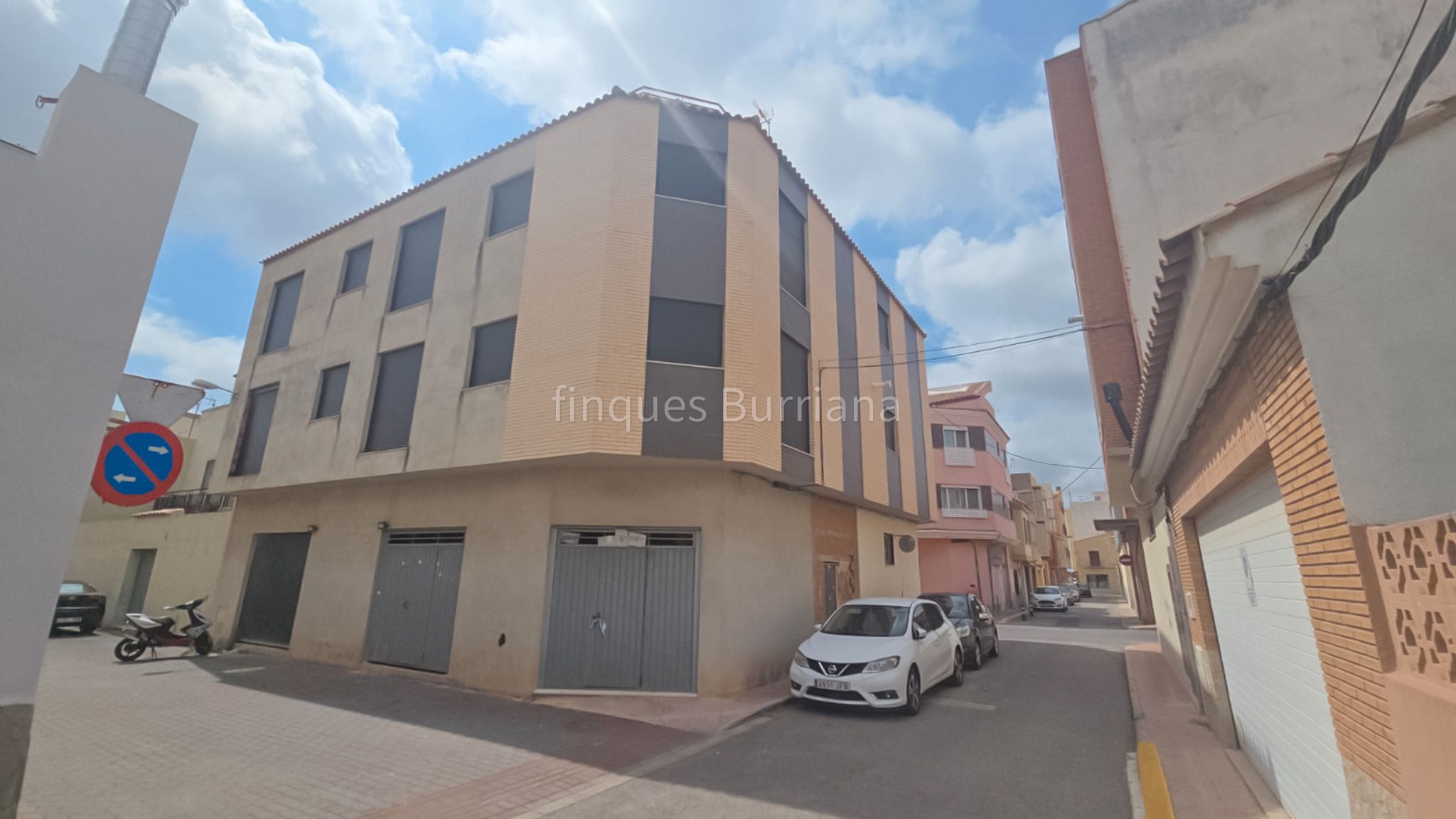 Exterior view of Building for sale in Les Alqueries / Alquerías del Niño Perdido