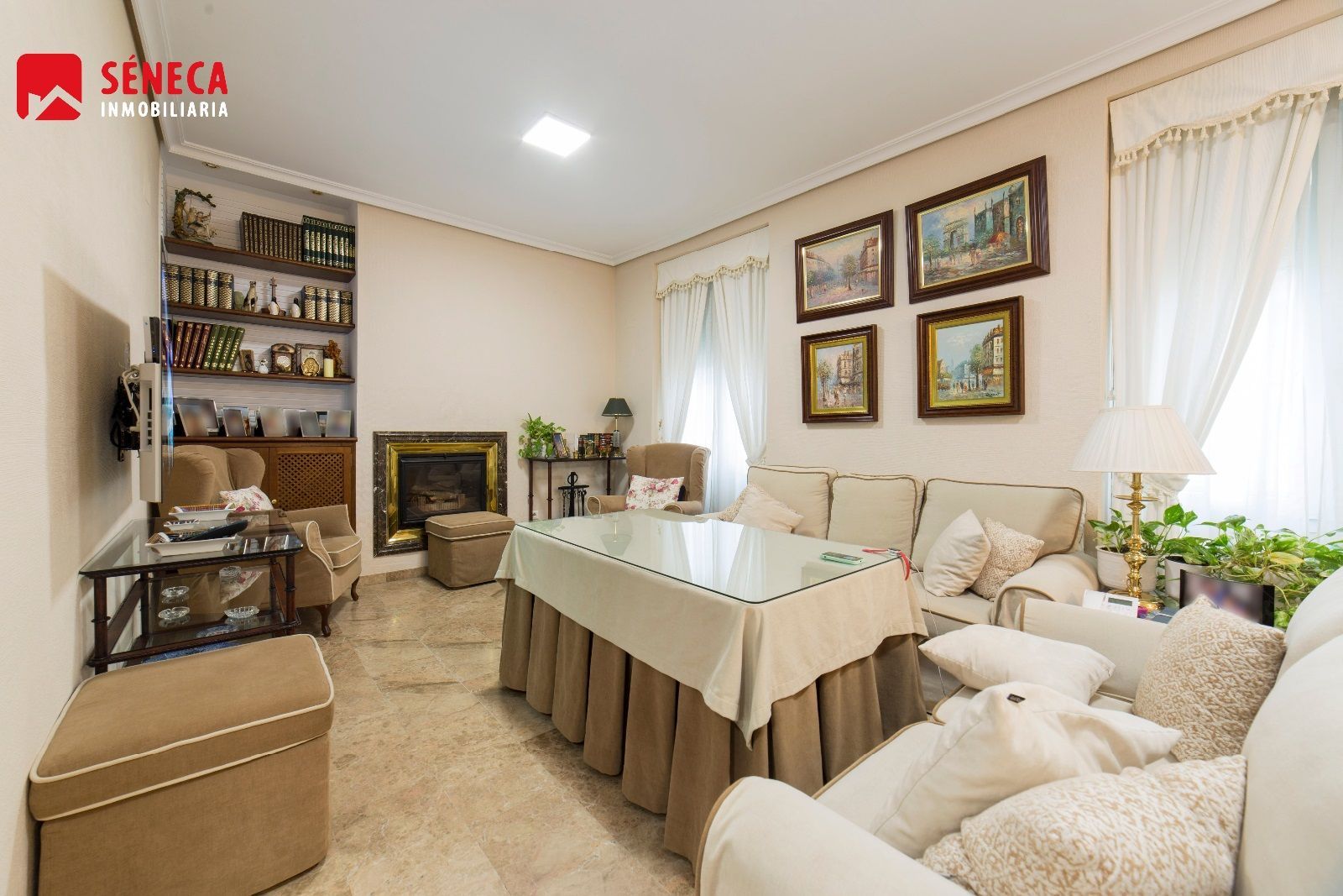 Sala d'estar de Pis en venda en  Córdoba Capital amb Aire condicionat, Calefacció i Terrassa