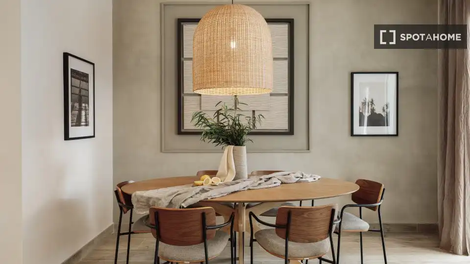 Menjador de Apartament per a compartir en Barcelona amb Aire condicionat, Terrassa i Moblat