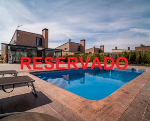 Swimming pool of House or chalet for sale in Meco  with Private garden, Terrace and Swimming Pool