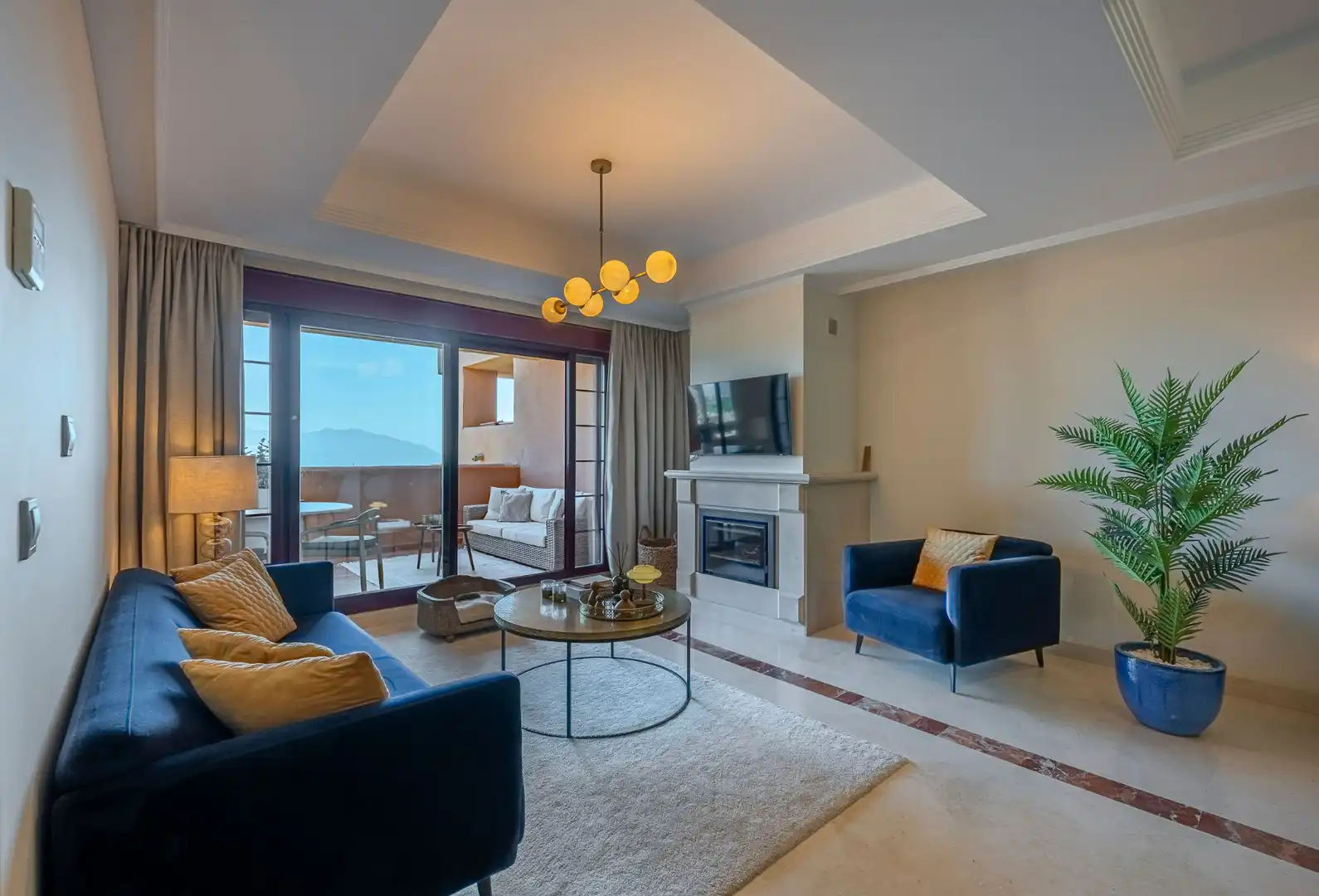 Wohnzimmer von Wohnungen zum Verkauf in Ojén mit Klimaanlage, Heizung und Terrasse