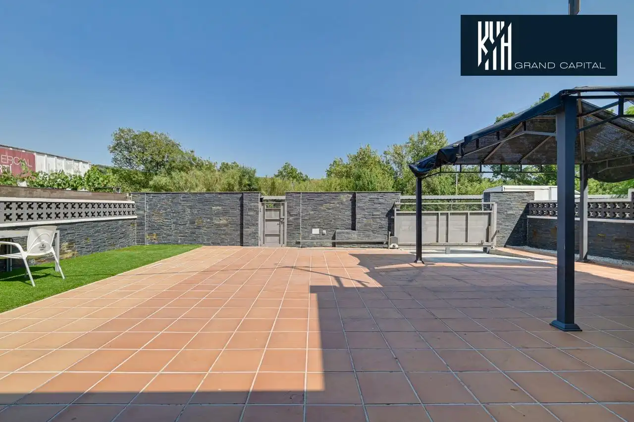 Terrace of Houses for sale in Sarrià de Ter  with Air Conditioner and Heating
