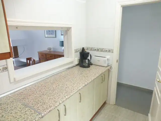 Cocina de Apartamento en venta en Roquetas de Mar con Aire acondicionado y Piscina comunitaria